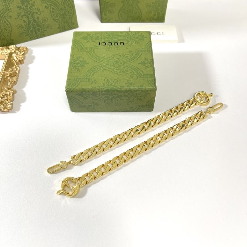 G*u*i bracelets
